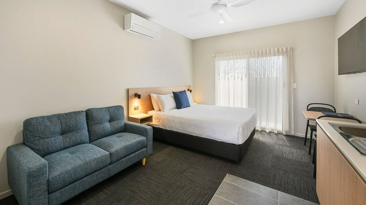 Avenue West Studio Units Room