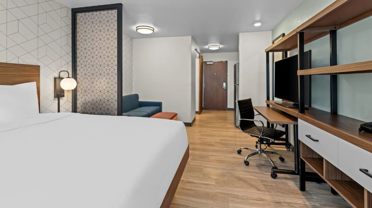 EverHome Suites Waco Room