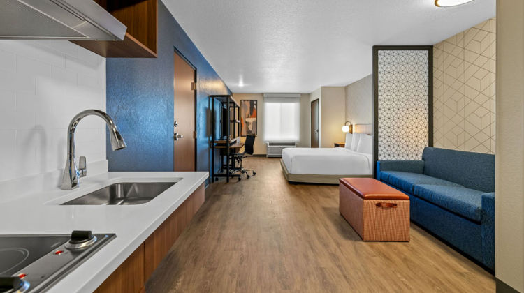 Everhome Suites Rochester Greece Room