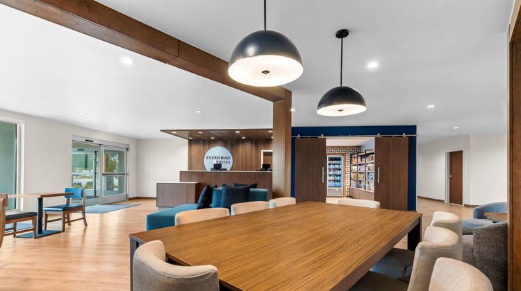 Everhome Suites Temecula Lobby
