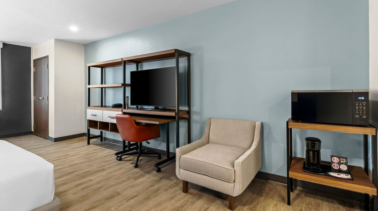 Everhome Suites Temecula Room