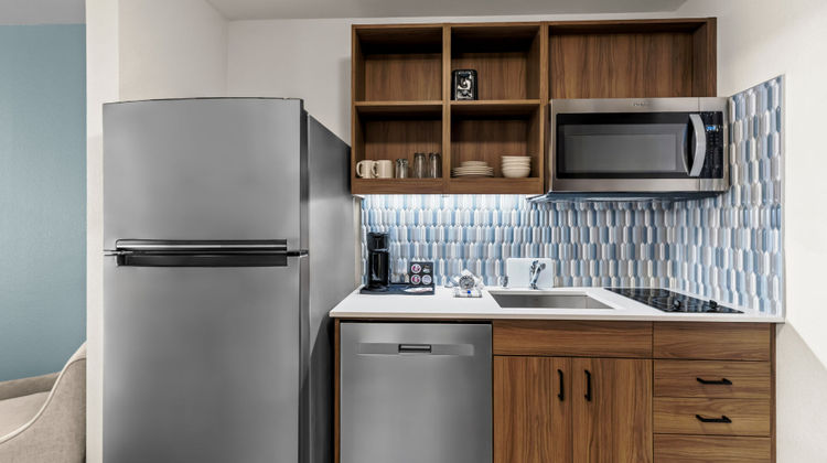 Everhome Suites Temecula Room