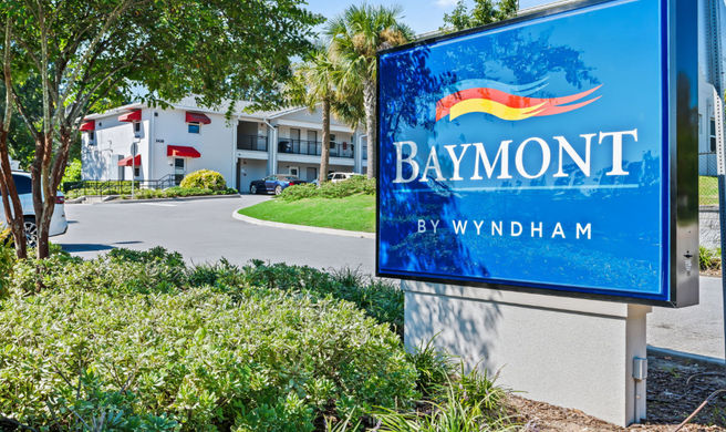 Baymont by Wyndham Ocala Suites Exterior