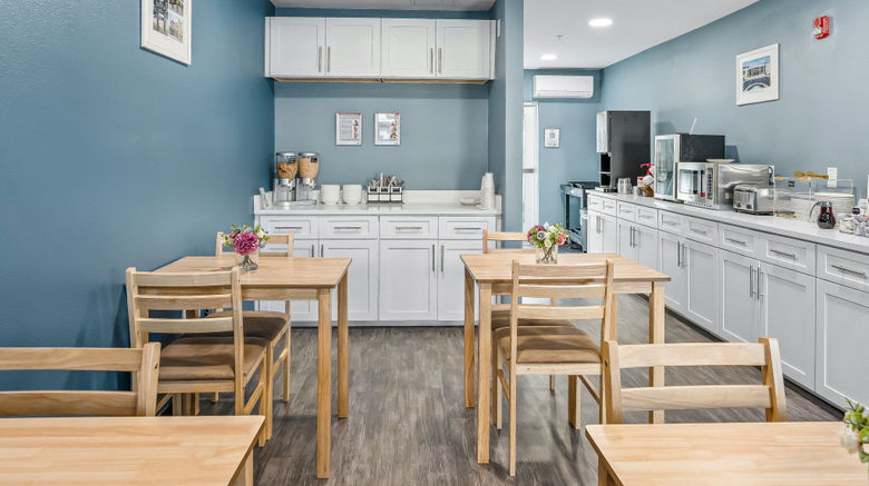 <b>Baymont by Wyndham Ocala Suites Restaurant</b> <b>Baymont by Wyndham Ocala Suites Restaurant</b>