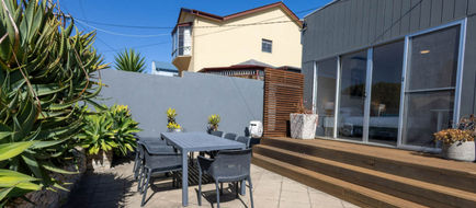 Botanic Beach Exterior