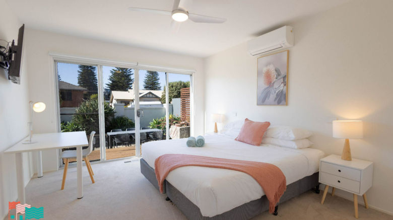 <b>Botanic Beach Room</b>