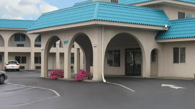 Timberland Inn & Suites Exterior