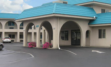 Timberland Inn & Suites