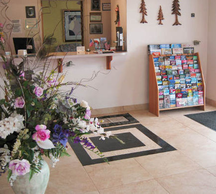 Timberland Inn & Suites Lobby