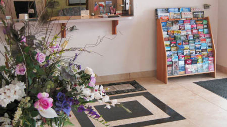 Timberland Inn & Suites Lobby