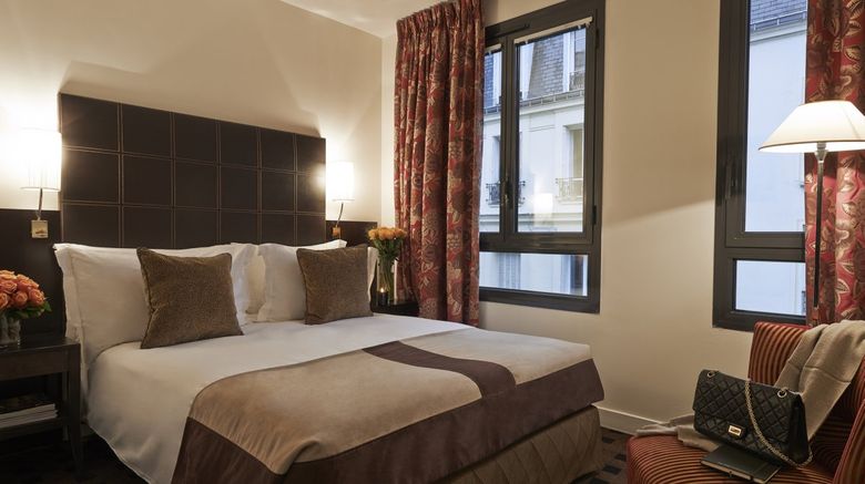 <b>Plaza Tour Eiffel Hotel Room</b>