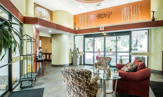 Red Lion Inn & Suites Kansas City Lobby