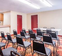 Quality Inn & Suites Kansas City Meeting