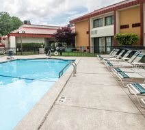 Red Lion Inn & Suites Kansas City Pool
