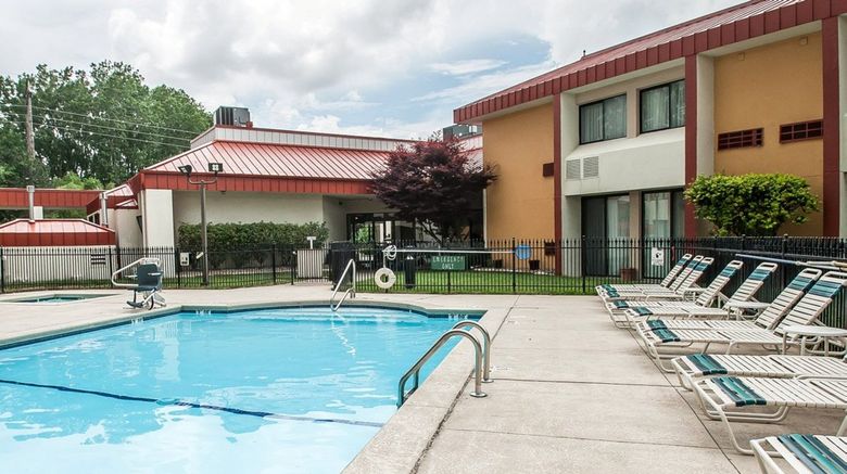 <b>Red Lion Inn & Suites Kansas City Pool</b>