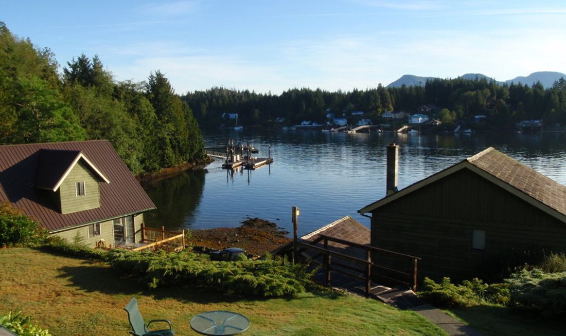 McKay Bay Lodge Exterior