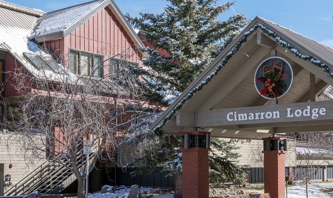 Cimarron Lodge Exterior