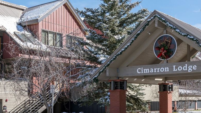 <b>Cimarron Lodge Exterior</b>