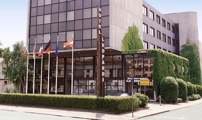 Hotel Leopardi Exterior