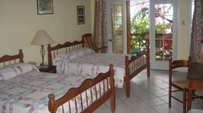 <b>Passangrahan Royal Guest House Room</b>