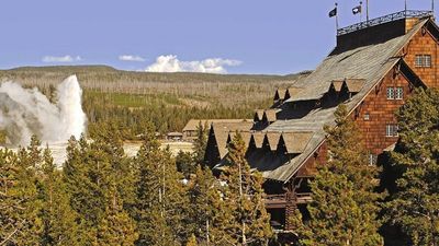 Old Faithful Inn