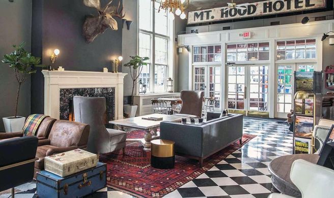 Hood River Hotel Lobby