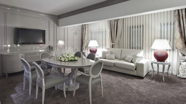 Almira Hotel Suite