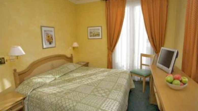 <b>Hotel Regina Room</b>