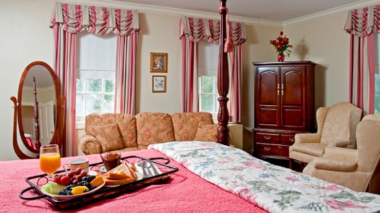 <b>Historic Kent Manor Inn Suite</b>
