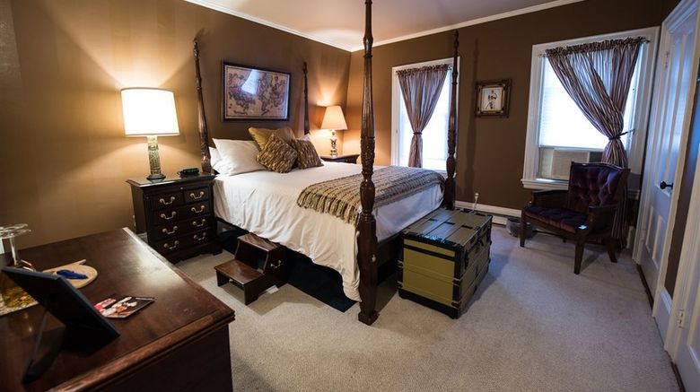 <b>Admiral Peary Inn Room</b>