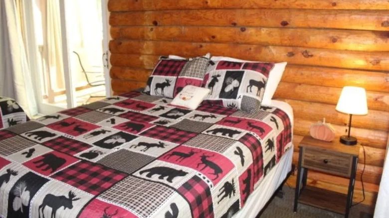 <b>French Lick Cabins-Patoka Lake Village Room</b>