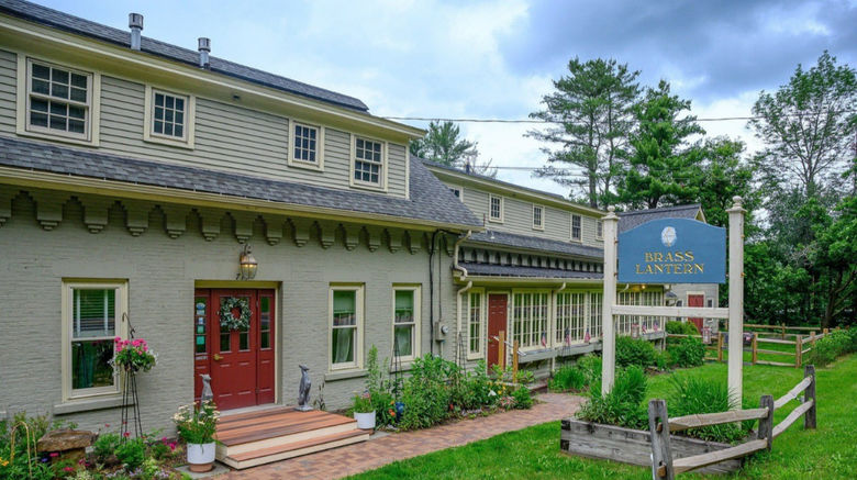Brass Lantern Inn B and B Exterior
