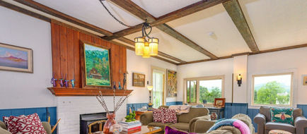 Brass Lantern Inn B&B Lobby