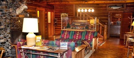 Weasku Inn Lobby