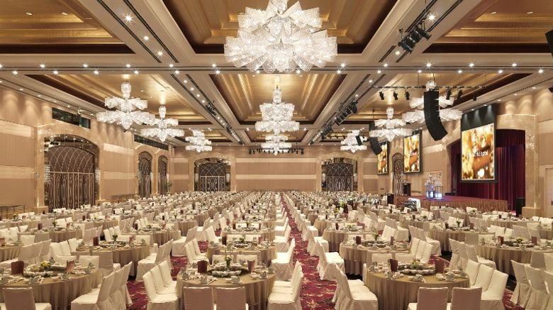 One world hotel top