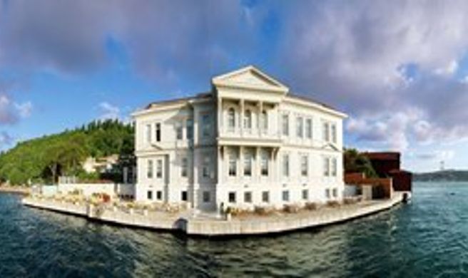 Ajia Hotel Exterior