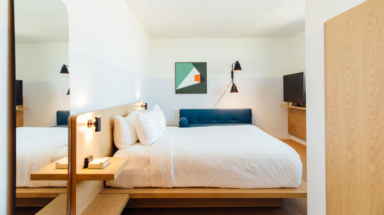 Hotel June Room