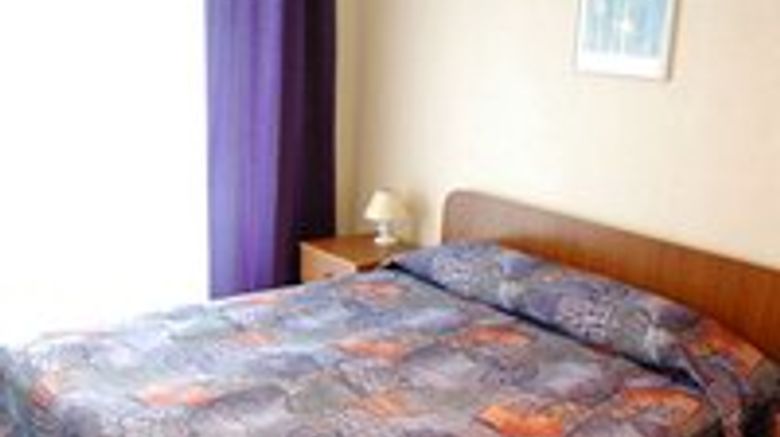 <b>Annushka Hotel Room</b>