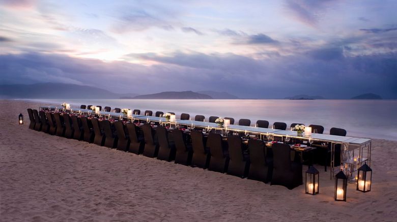 <b>The Ritz-Carlton Sanya, Yalong Bay Meeting</b> <b>The Ritz-Carlton Sanya, Yalong Bay Meeting</b>
