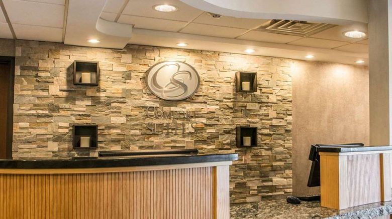 <b>Comfort Suites Lobby</b>. Images powered by <a href="https://iceportal.shijigroup.com/" title="IcePortal" target="_blank">IcePortal</a>.