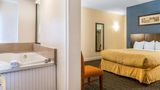 Quality Inn & Suites Middletown Room