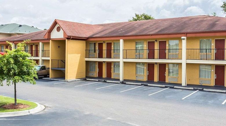 Econo Lodge Exterior. Images powered by <a href="http://web.iceportal.com" target="_blank" rel="noopener">Ice Portal</a>.