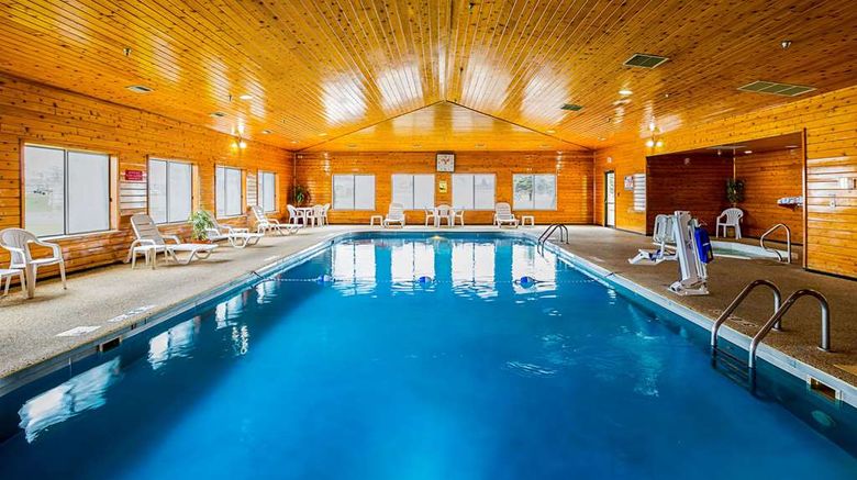 <b>Quality Inn Pool</b>. Images powered by <a href="https://iceportal.shijigroup.com/" title="IcePortal" target="_blank">IcePortal</a>.