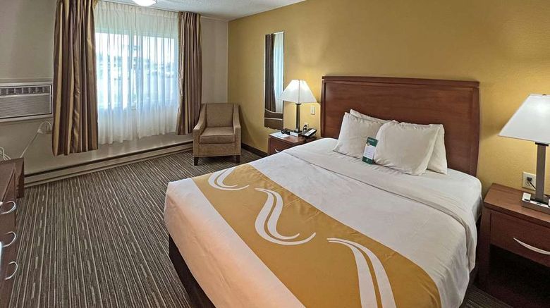 <b>Quality Inn Room</b>. Images powered by <a href="https://iceportal.shijigroup.com/" title="IcePortal" target="_blank">IcePortal</a>.