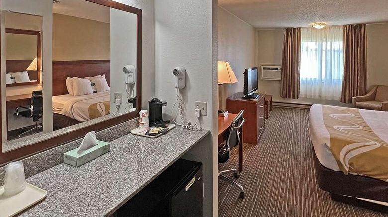<b>Quality Inn Suite</b>. Images powered by <a href="https://iceportal.shijigroup.com/" title="IcePortal" target="_blank">IcePortal</a>.