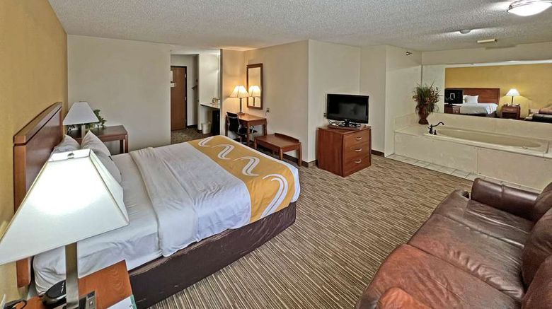 <b>Quality Inn Suite</b>. Images powered by <a href="https://iceportal.shijigroup.com/" title="IcePortal" target="_blank">IcePortal</a>.