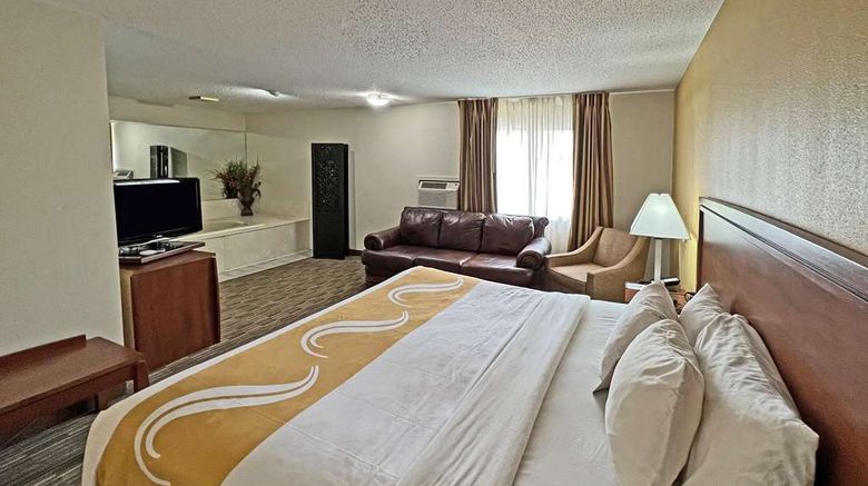 <b>Quality Inn Suite</b>. Images powered by <a href="https://iceportal.shijigroup.com/" title="IcePortal" target="_blank">IcePortal</a>.