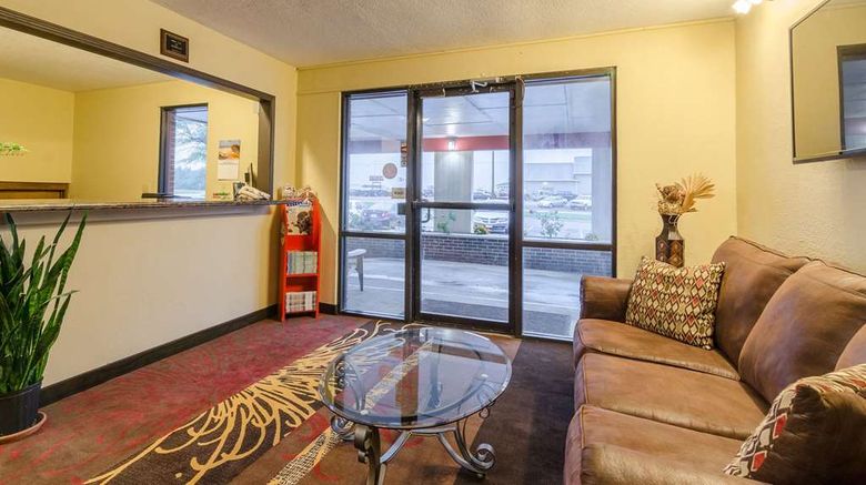 <b>Rodeway Inn Mitchell Lobby</b>. Images powered by <a href="https://iceportal.shijigroup.com/" title="IcePortal" target="_blank">IcePortal</a>.