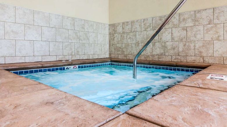 <b>Comfort Suites University Pool</b>. Images powered by <a href="https://iceportal.shijigroup.com/" title="IcePortal" target="_blank">IcePortal</a>.