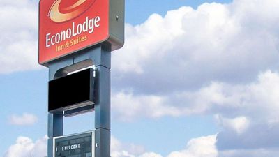 Econo Lodge Inn & Suites